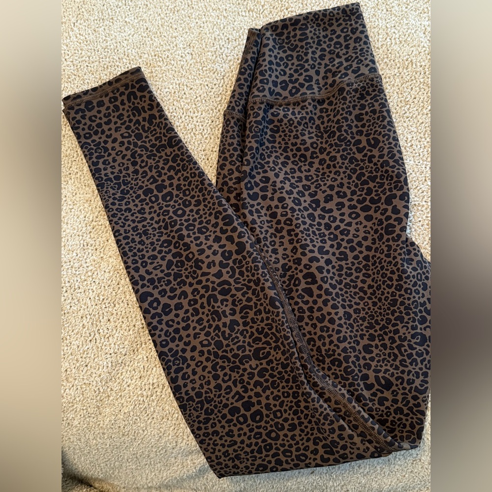 ALO YOGA
Vapor High-Waist Leopard-Print